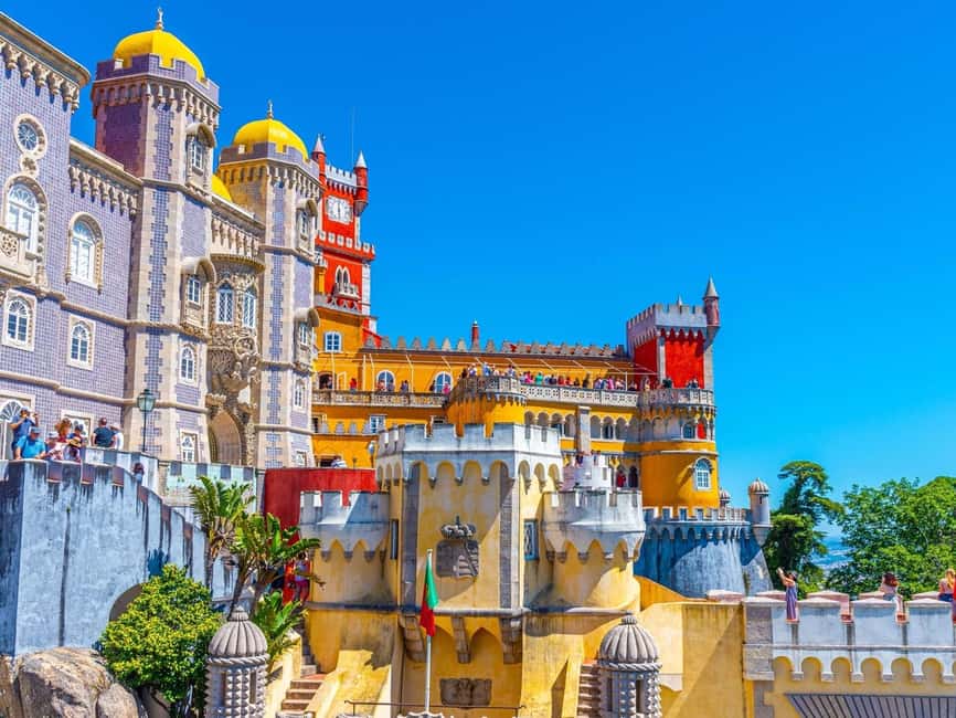 Lisbon: Sintra, Pena, Regaleira, Cabo Roca, Cascais Day Tour - Sintra: one hour for pastries and old streets
