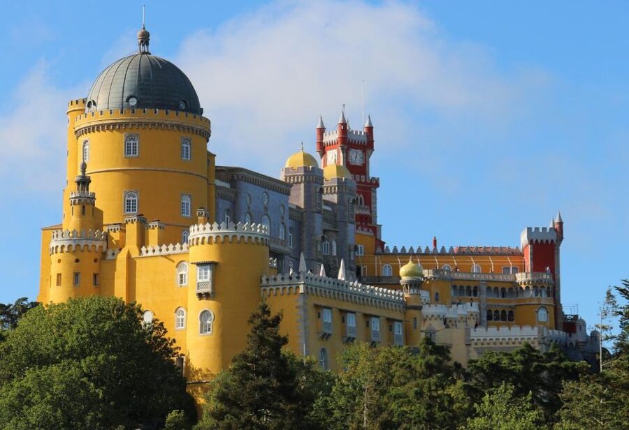 Lisbon: Sintra, Pena, Regaleira, Cabo Roca, Cascais Day Tour - Cascais: two hours for lunch and free time