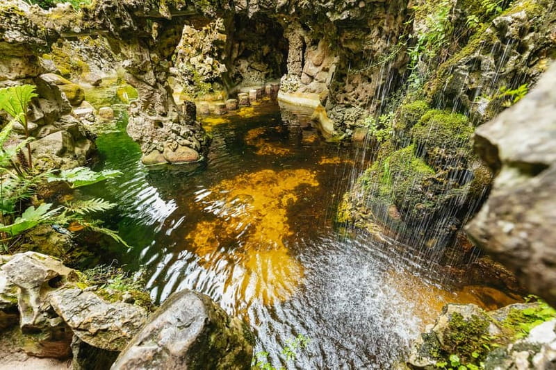 Lisbon: Sintra Tour with Optional Regaleira & Pena Gardens - What the guides add to the day