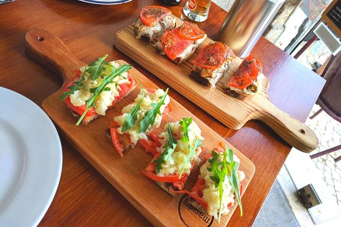 Lisbon Small-Group Food Tour with 18 Tastings in Alfama District - Why Alfama makes such a good food-tour setting