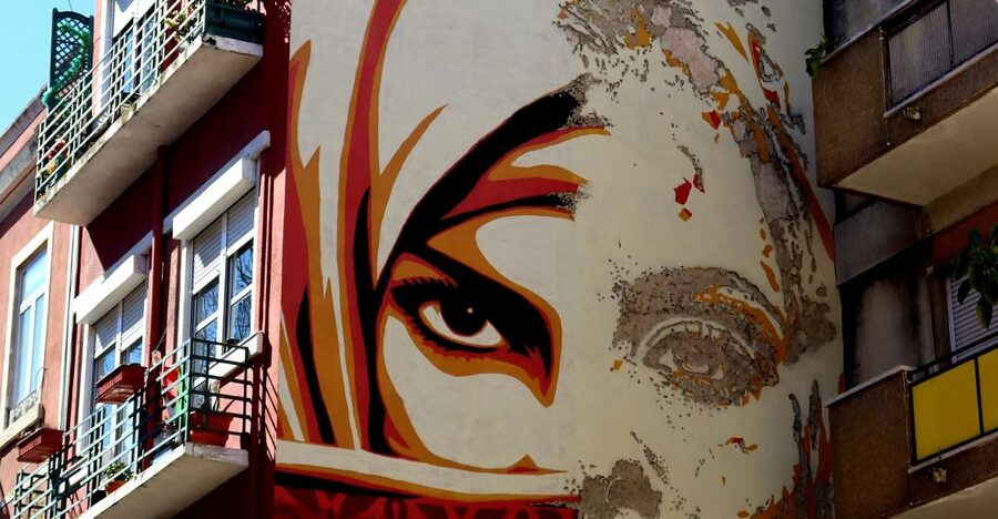 Lisbon: Street Art and Historical Walking Tour - Starting above Lisbon at Miradouro da Graça