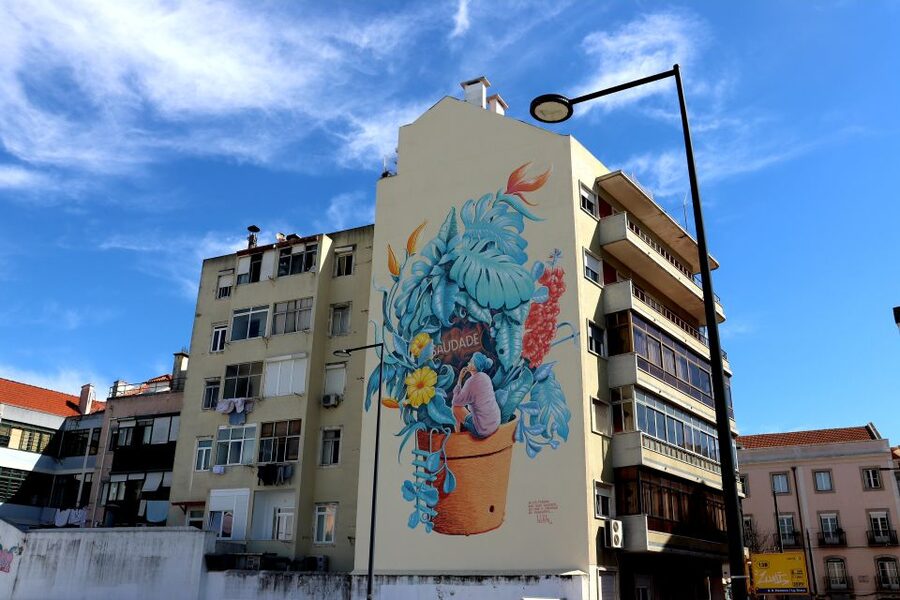 Lisbon: Street Art and Historical Walking Tour - Why the guide makes the art easier to read