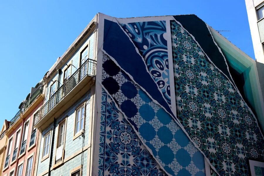 Lisbon: Street Art and Historical Walking Tour - Should you book the Lisbon Street Art and Historical Walking Tour?