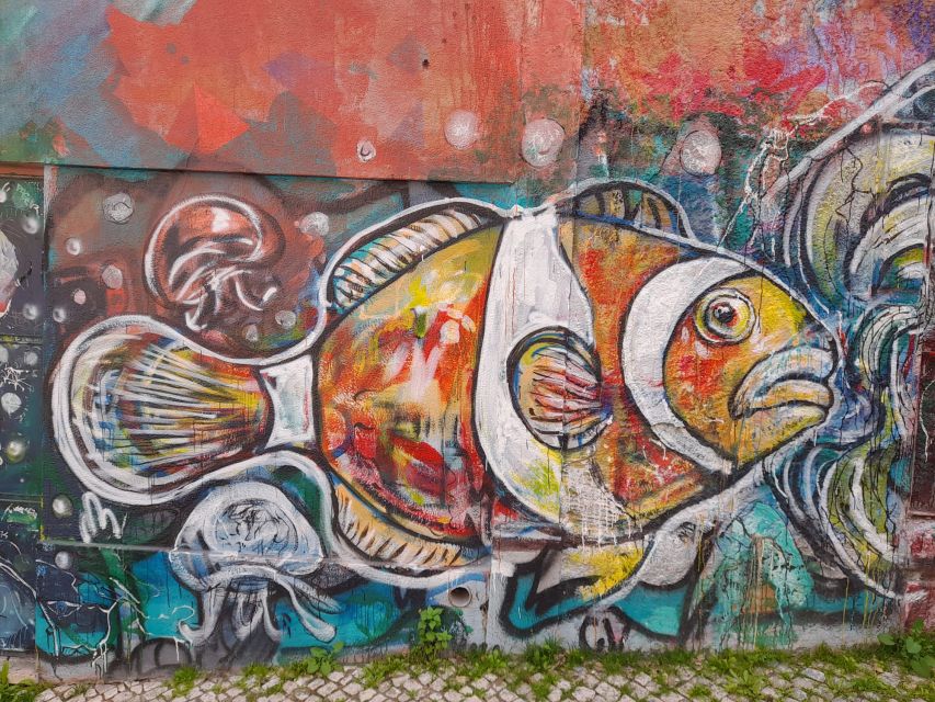 Lisbon Street Art Lovers Walk - Climbing toward Graça and the city viewpoint