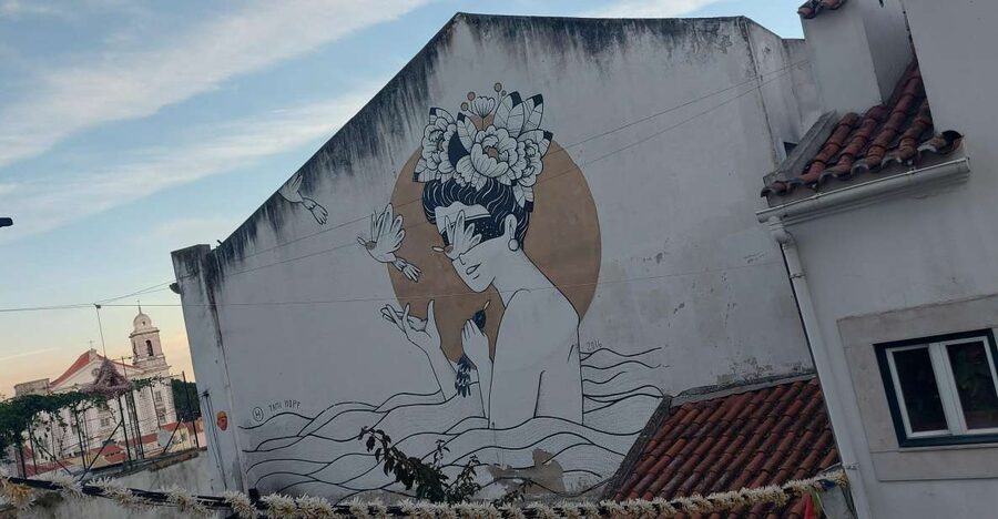 Lisbon Street Art Lovers Walk - What the small group changes