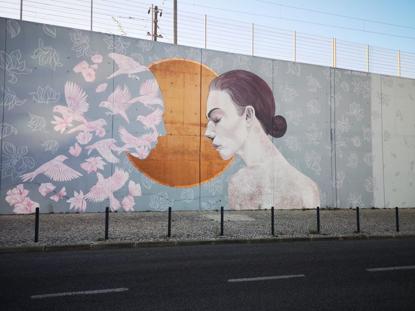 Lisbon: Street Art Tuk Tuk Tour - Why Lisbon street art is worth a dedicated tour