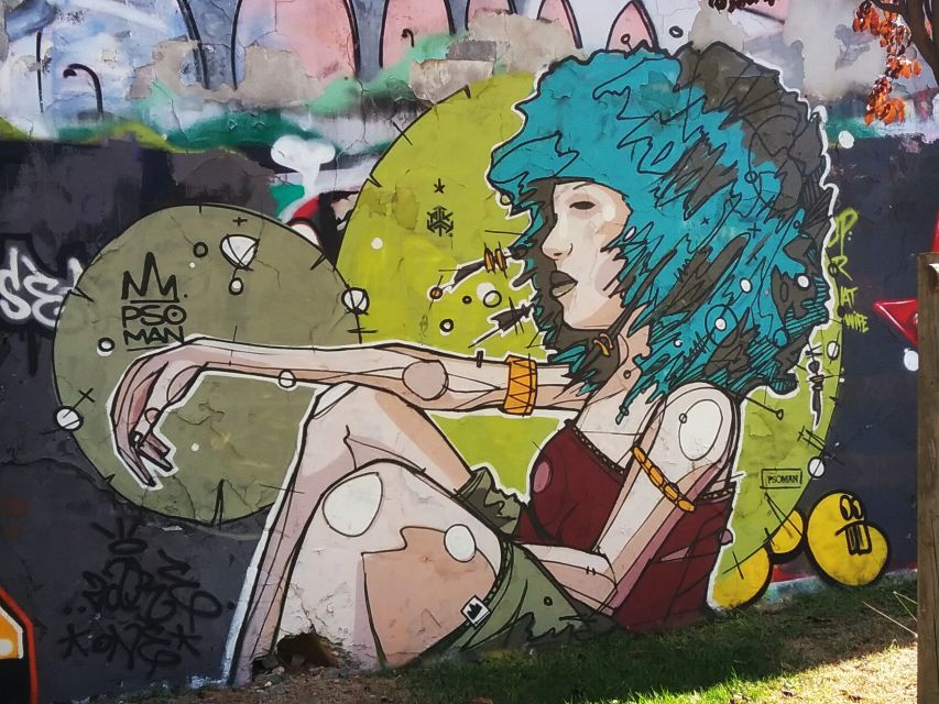 Lisbon: Street Art Walk - From Mouraria to the older streets of Alfama