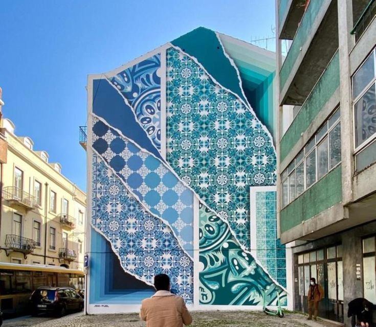 Lisbon: Street Art Walk - How the guide adds value