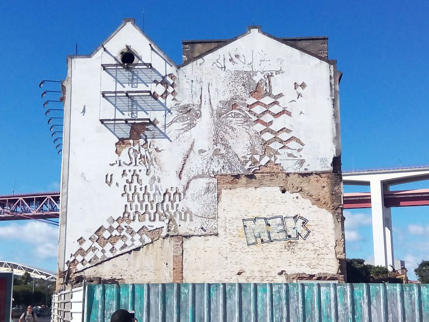 Lisbon: Street Art Walk - Three hours on Lisbon’s hills