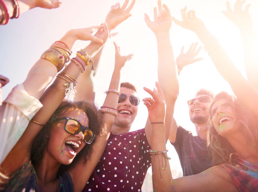 Lisbon: Sunset Boat Party Cruise with DJ and Open Bar - The 25 de Abril Bridge and Christ the King