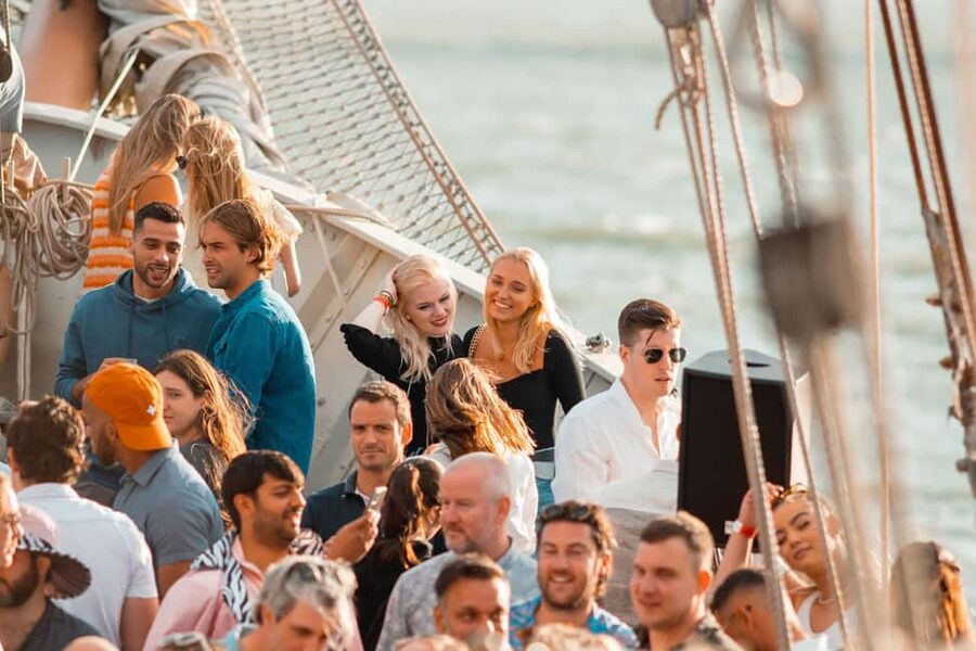 Lisbon: Sunset Boat Party with Live DJ and Night Club Entry - Practical Tips for a Smoother Evening