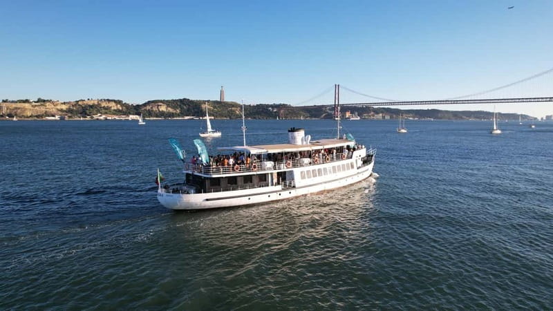 Lisbon: Sunset Boat Tour with Music and Drinks - Following the Tagus From Cais do Sodré to Belém