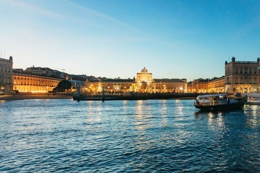 Lisbon: Sunset Cruise with Welcome Drink and Snacks - MAAT, the lighthouse, and Belém Tower