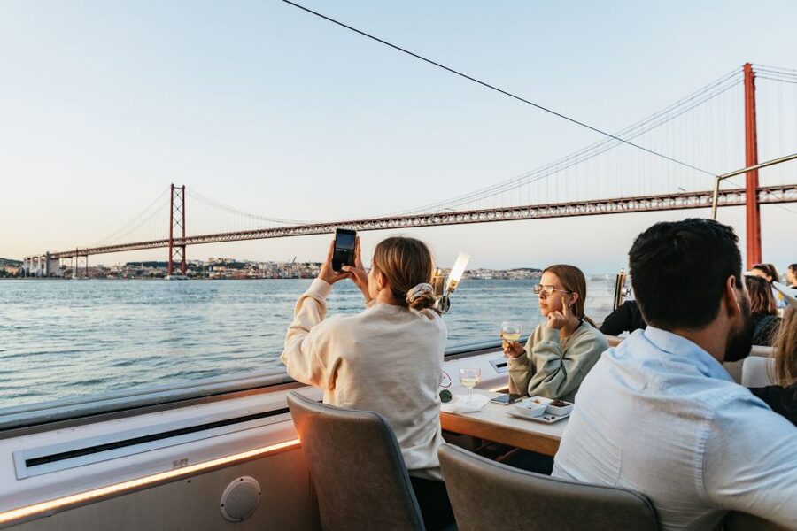 Lisbon: Sunset Cruise with Welcome Drink and Snacks - Praça do Comércio from the river
