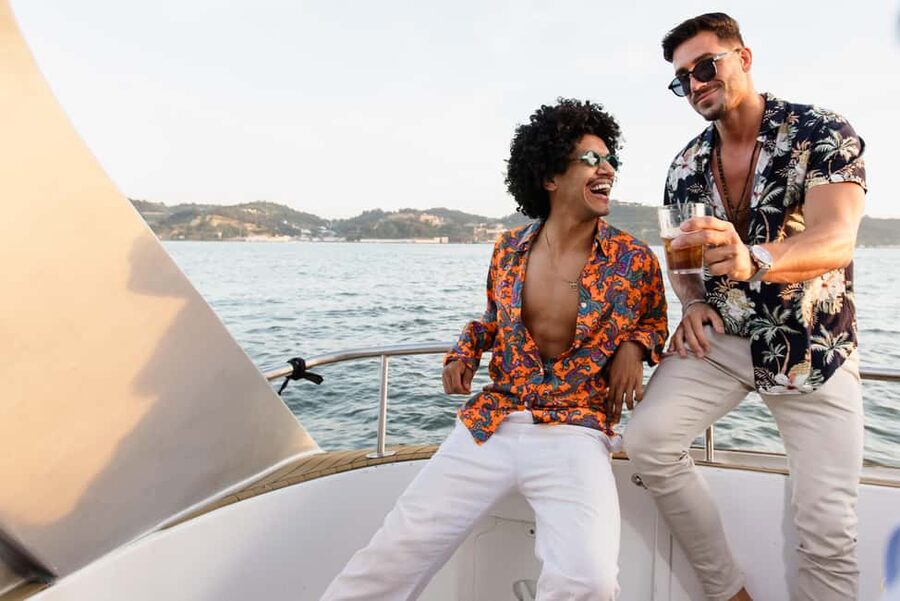Lisbon: Sunset/Night Boat Party with Open Bar, Snacks & DJ - Meeting at Doca de Santo Amaro