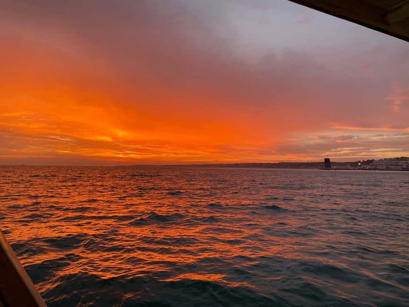 Lisbon: Sunset Sailing Boat Tour with Drinks - From Commerce Square to Almada