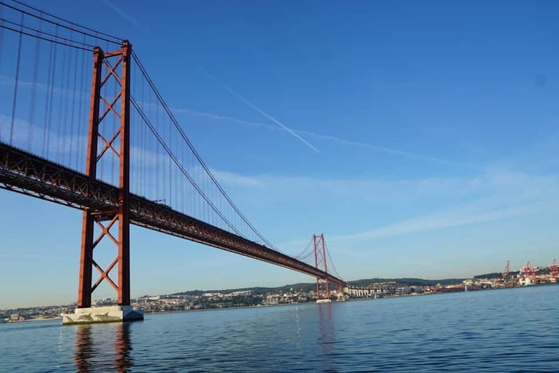 Lisbon: Sunset Sailing Boat Tour with Drinks - Meeting at Doca do Espanhol