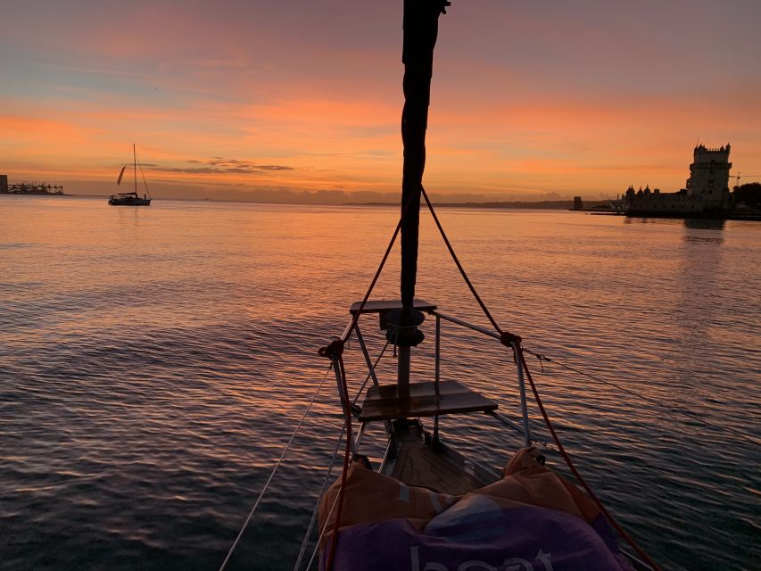 Lisbon: Sunset Sailing Cruise with Wine - Why Lisbon looks better from the Tagus