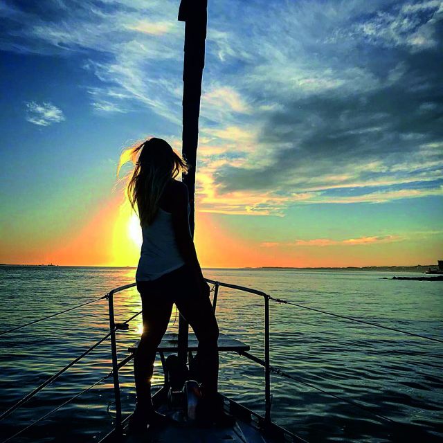 Lisbon: Sunset Sailing Cruise with Wine - Wine, snacks, and the onboard atmosphere