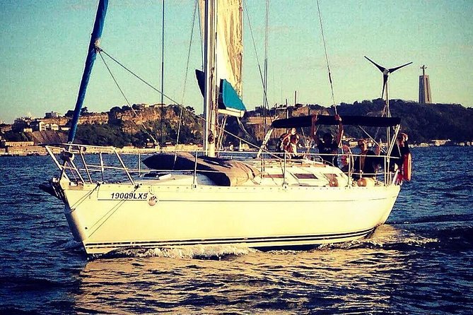 Lisbon Sunset Sailing Tour with White or Rosé Wine and Snacks - What this Lisbon sunset sail is really like