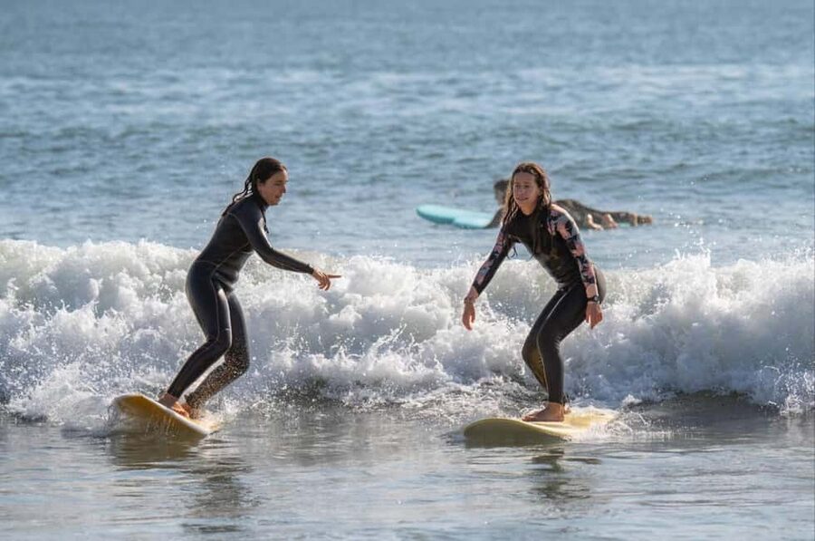 Lisbon Surf Guide - Surf class & Pick Up - At a glance: what makes this surf class useful