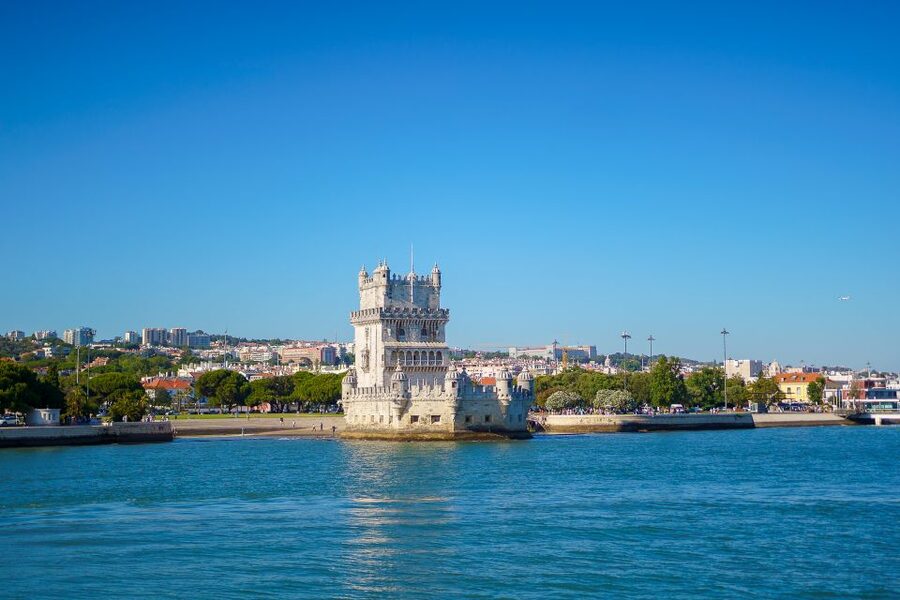 Lisbon: Tagus River Boat Tour with One Drink Included - Why a Tagus cruise adds something to Lisbon