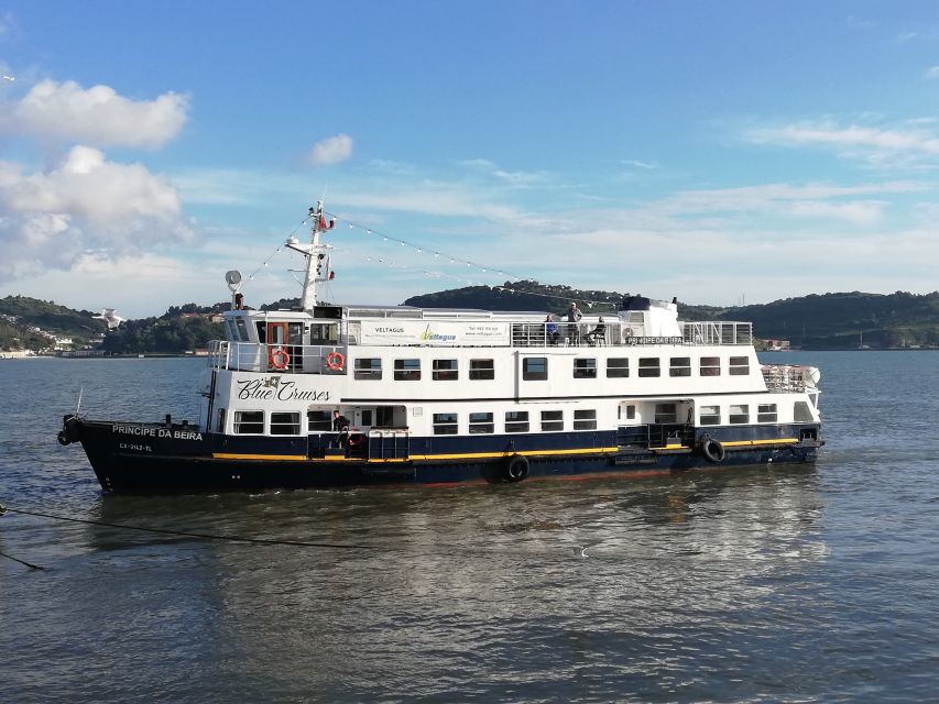 Lisbon: Tagus River Boat Tour with One Drink Included - Finding the boat at Estação Fluvial Sul e Sueste