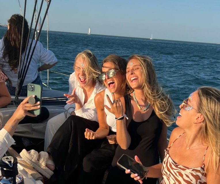 Lisbon: Tagus River Cruise, Morning, Day, Sunset, or Night - Bairro Alto, Castelo, and Alfama from below