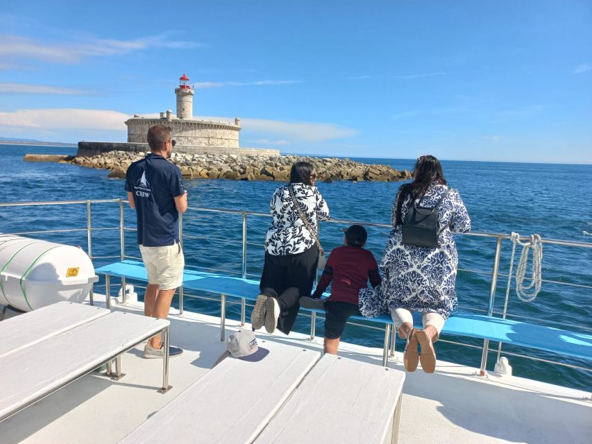 Lisbon: Tagus River Cruise to the Ocean & Dolphin Watching - Guides, drinks, and the feel on board