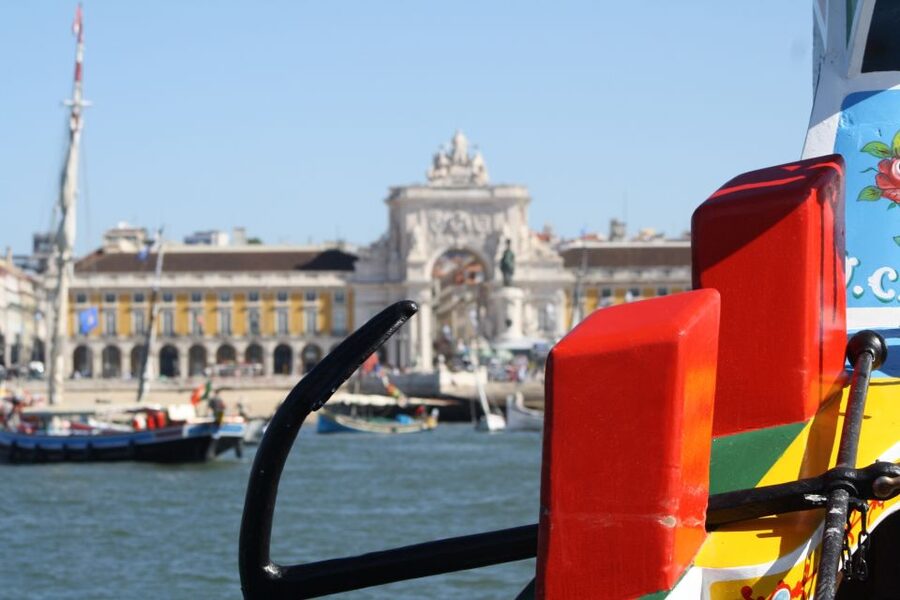 Lisbon: Tagus River Sunset Cruise in a Traditional Vessel - Starting at Commerce Square and Ribeira das Naus