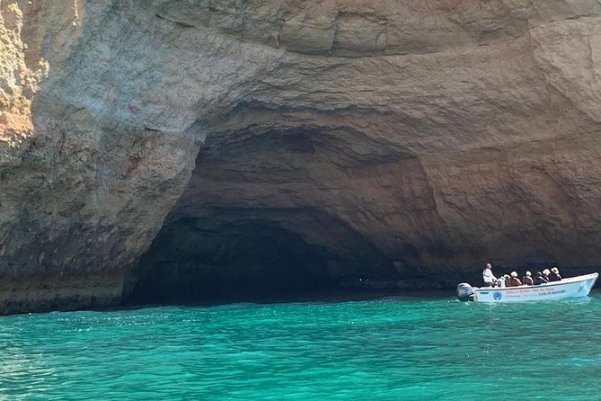 Lisbon to Algarve Private Tour: Benagil Caves Cruise & Top Sights - Private guiding is the real reason to pay more