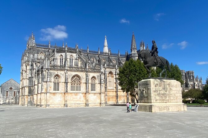 Lisbon to Fatima/Batalha/Nazare & Obidos guided tour 8pax group - The early stop at O Sino