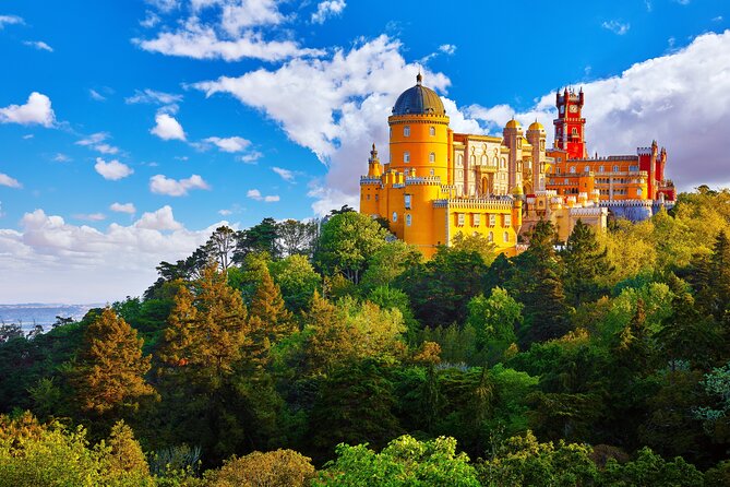 Lisbon to Sintra, Pena Palace, Regaleira & Cascais, small-group - Cascais, a softer finish by the sea