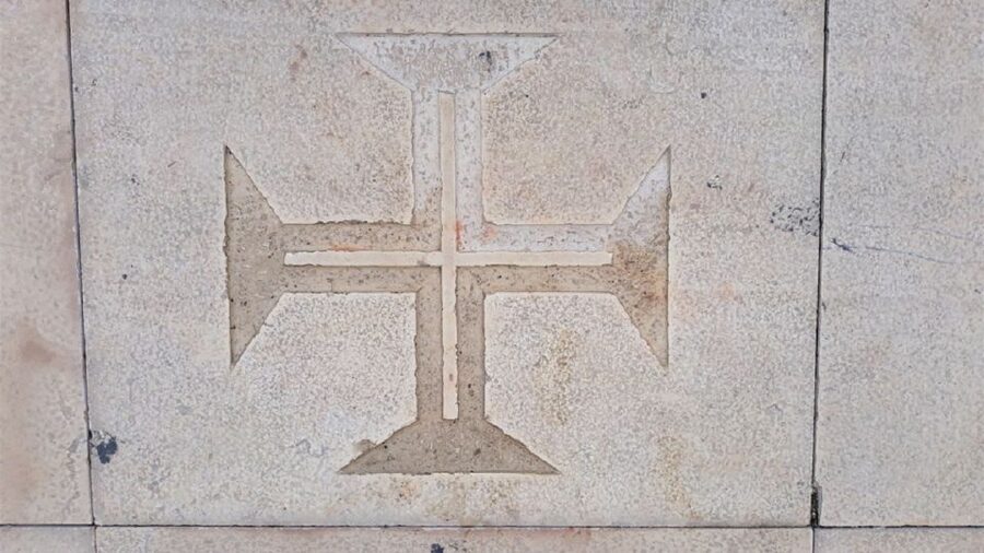 Lisbon: Tomar and Almourol Knights Templar Tour - Tomar’s central streets and Saint John the Baptist
