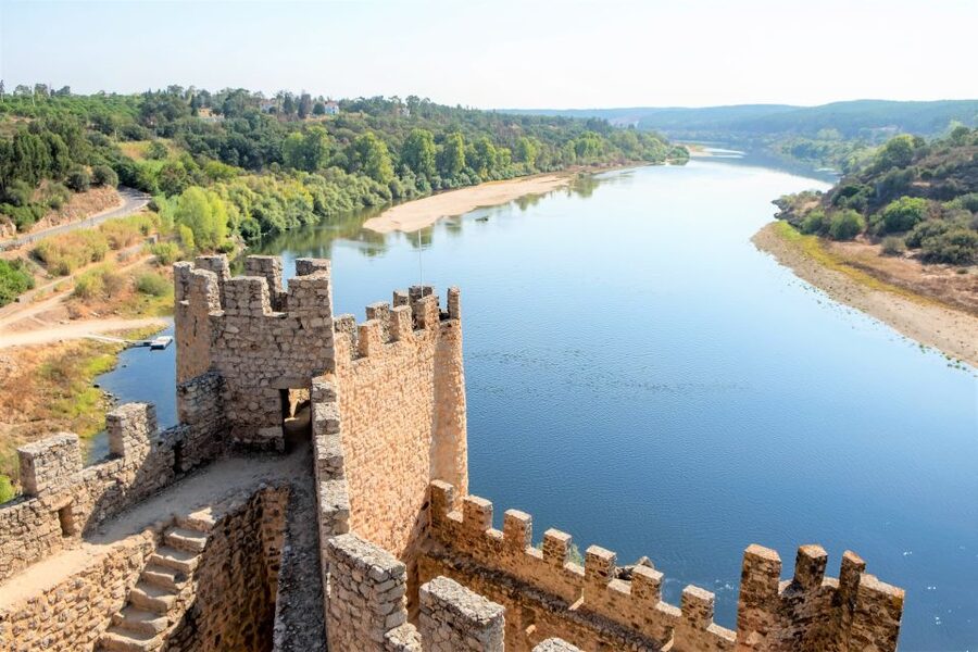 Lisbon: Tomar and Almourol Knights Templar Tour - How the guides shape the experience