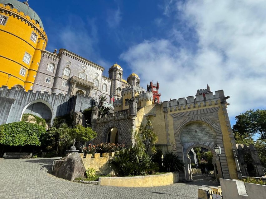 Lisbon: Tour to Sintra, Cabo da Roca and Cascais - Cascais, with 90 minutes by the water