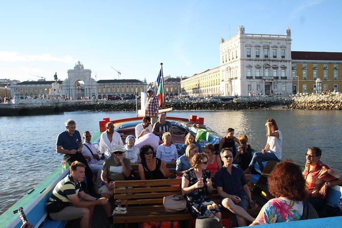 Lisbon Traditional Boats - Express Cruise - 45min - Alfama and São Jorge Castle from below