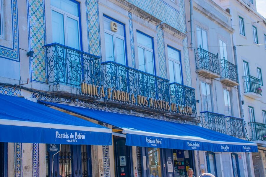 Lisbon: Tuk-Tuk Tour in French or German w/True Local Guide - The Pastéis de Belém stop