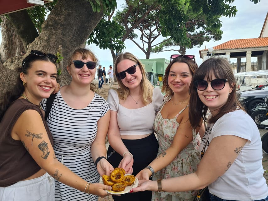 Lisbon: Tuk-Tuk Tour in French or German w/True Local Guide - What the guides add to the experience