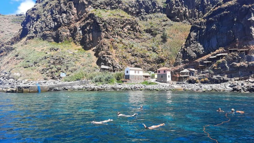Madeeira: Sunset dinner cruise - Pickup around Funchal and the ride to the boat