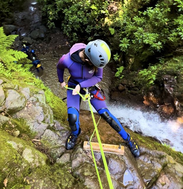 Madeira: Beginner Canyoning - Level 1 - Walking into the canyon
