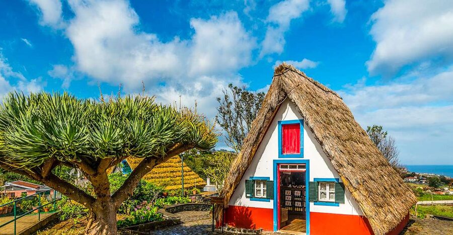 Madeira: Best of the East Tour from Funchal - Reaching Pico do Arieiro at 1,818 meters