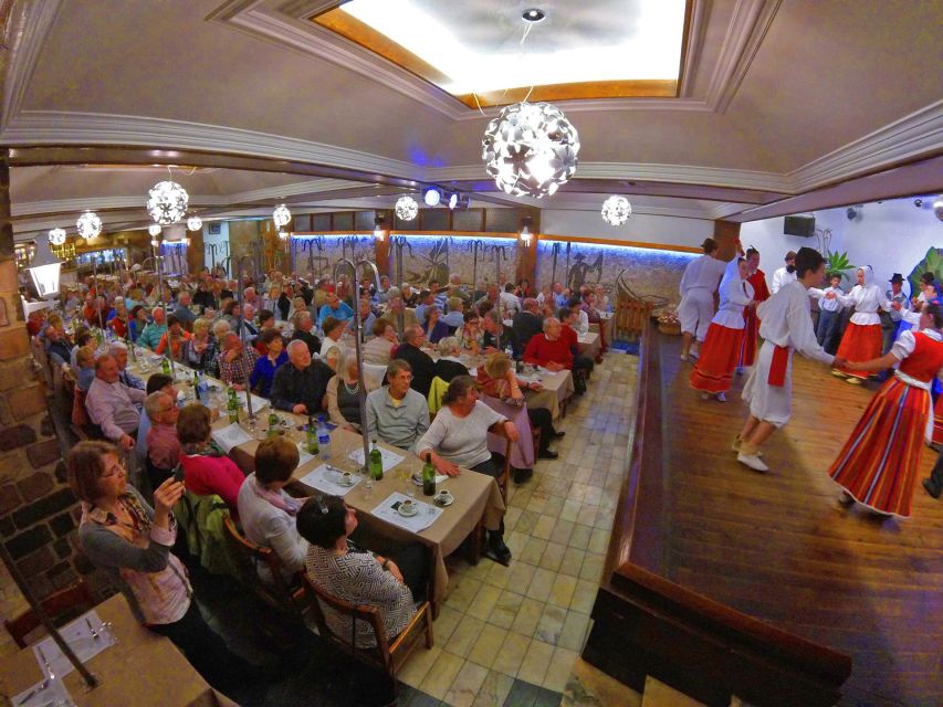 Madeira by Night with Traditional Dinner - A four-hour introduction to Madeira after dark