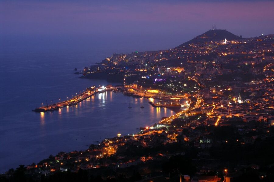 Madeira by Night with Traditional Dinner - Pickup from Funchal hotels