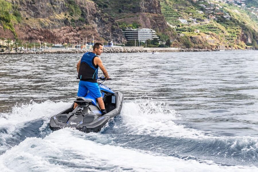 Madeira: Calheta Jet Ski Rental - Thirty Minutes of Acceleration and Turns