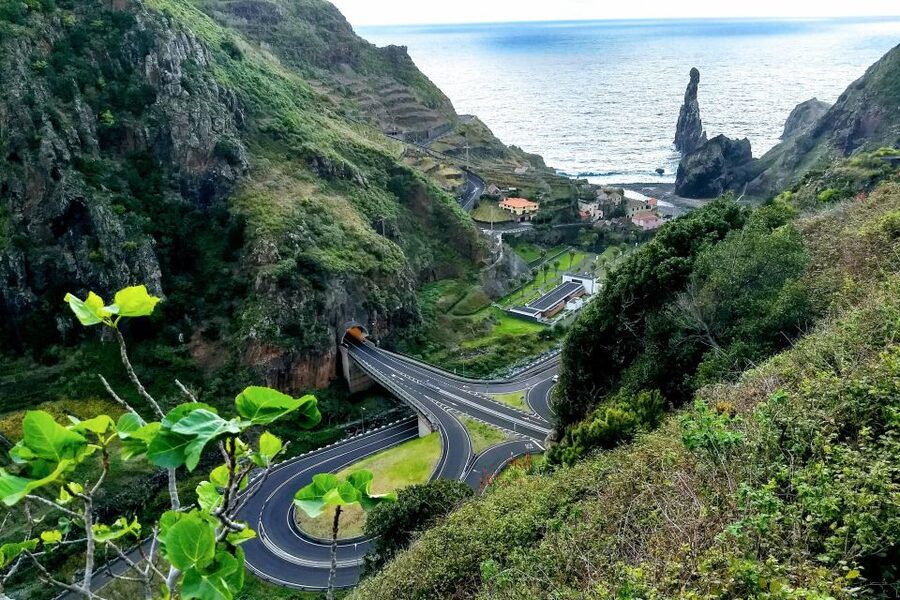 Madeira: Full-Day Jeep Tour, Natural Pools, Seixal & Fanal - São Vicente and Seixal’s black-sand coast