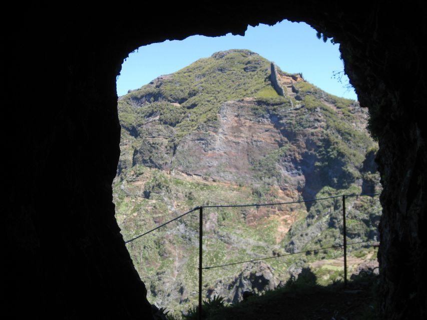 Madeira: Full-Day Pico Ruivo / Achada do Teixeira Walk - Reaching Pico Ruivo, Madeira’s highest point