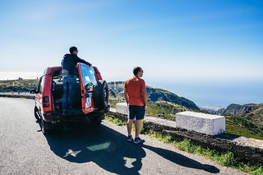 Madeira: Half-Day Pico Arieiro Jeep Tour - Off-road through the Laurissilva Forest