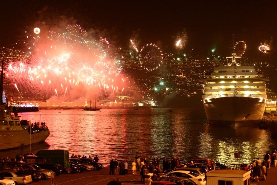 Madeira: New Year's Eve Fireworks by Catamaran - Meeting the catamaran at Funchal Marina
