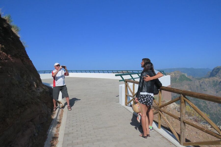Madeira : Nun's Valleys and Pico Areeiro 4X4 Tour - Camacha and the hands-on side of Madeira’s wicker tradition